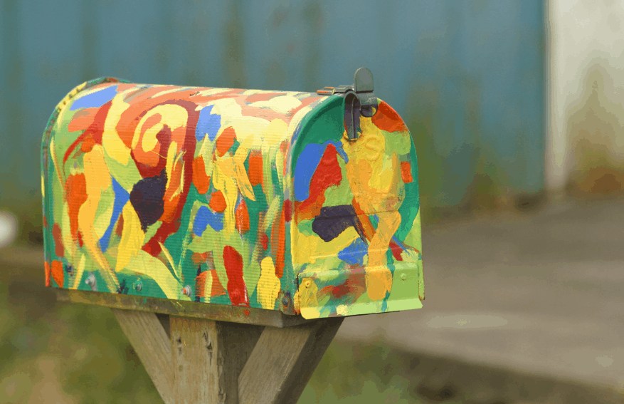 using acrylic paint on mailbox