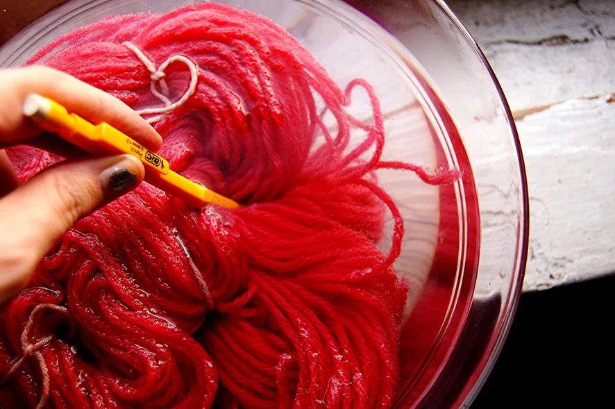 Step By Step Procedure to Dye Acrylic Yarn with Acrylic Paint